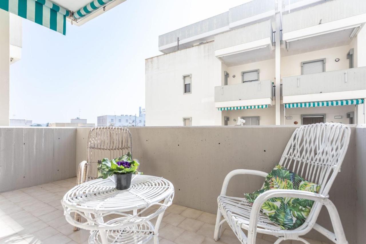 Casa Vacanza Trentapassi Rivabella 2-6 Posti Letto Gallipoli Buitenkant foto